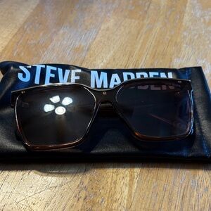 Steve Madden Dark Brown Sunglasses